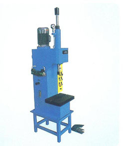 單柱液壓機具備什么優(yōu)勢
